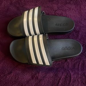 ADIDAS SLIDES